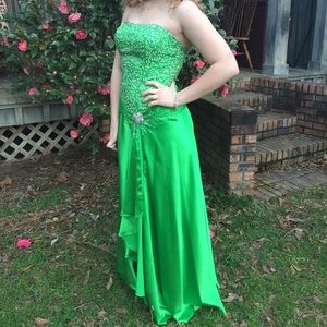 Prom/ formal/ homecoming